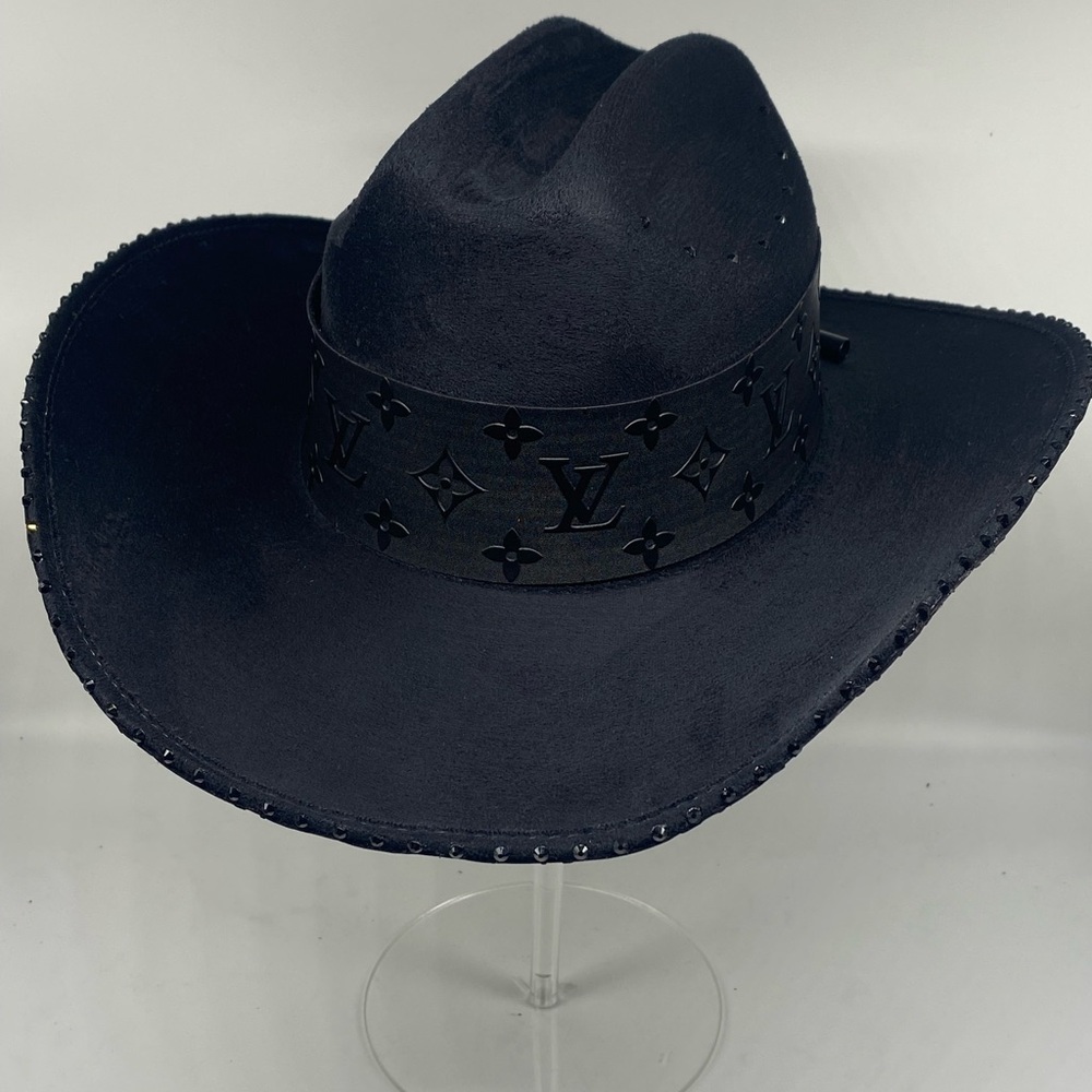 “Louie V” by The Chapeauholic